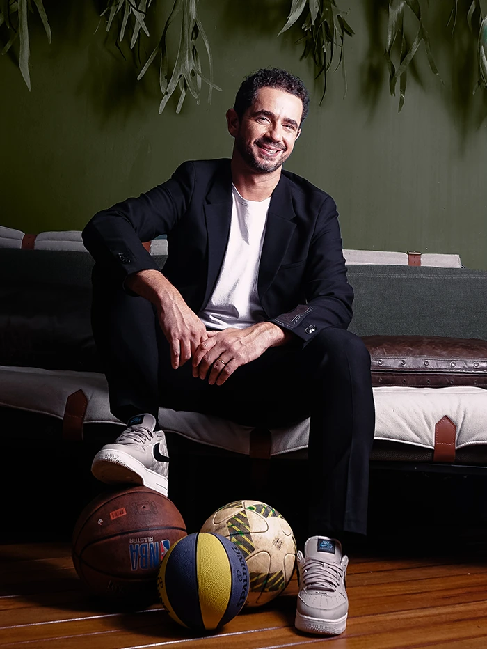 Foto de Felipe Andreoli com elementos dos esportes